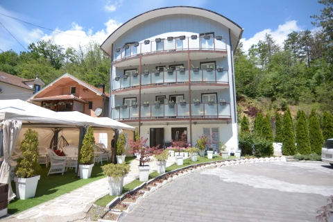 Apartani Zeleni dvor