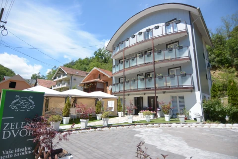 Apartani Zeleni dvor