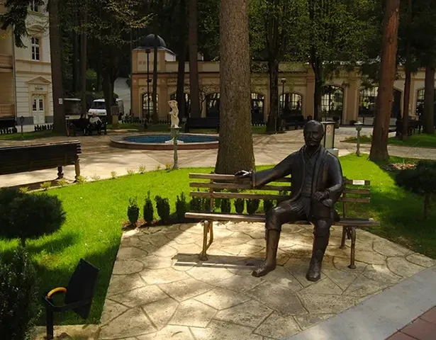 Spomenik od bronze Kralja Petra Prvog Karađorđevića - Ribarska Banja